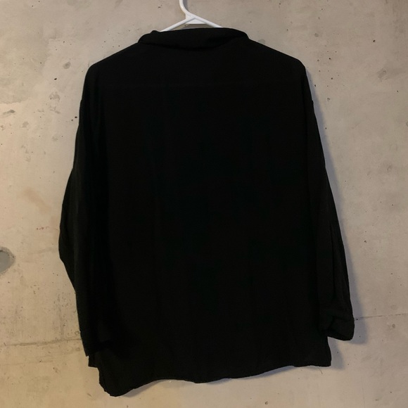 Women’s Buttoned Down Shirt - Picture 2 of 3